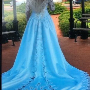 Beautiful Wedding dress, white and gold